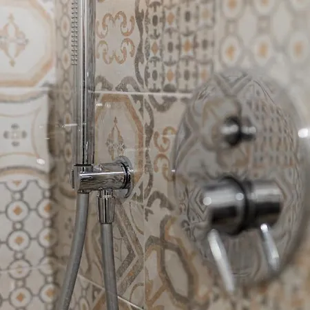 Domus Paganica Charming Apartamento *